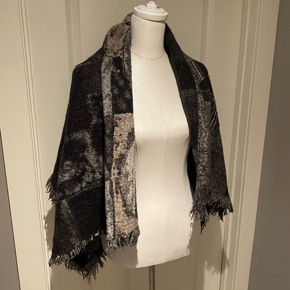 Aritzia Blanket Scarf